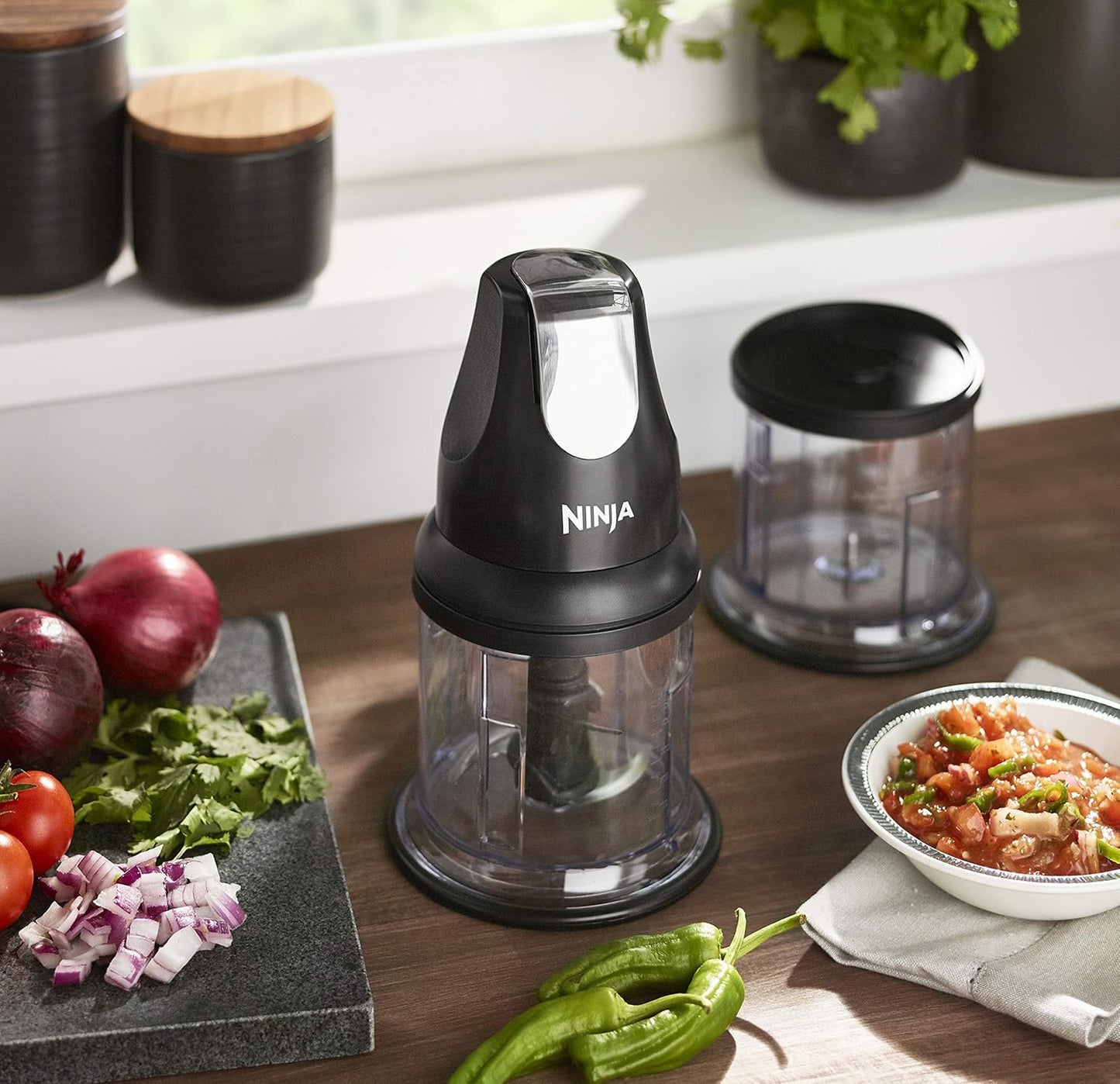Ninja Express Chop Mini Herb and Vegetable Chopper, Chops, Minces and Purees to Make Sauces, Dips, Food Purees and Soups, Black