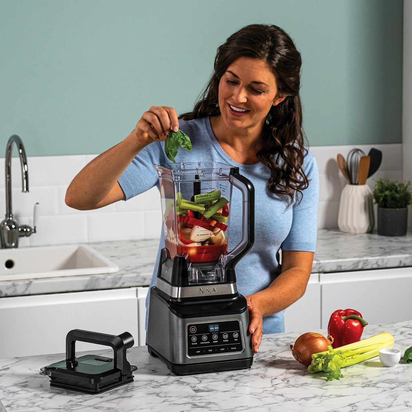 Ninja 3-in-1 Food Processor and Blender with 5 Automatic Programs: Blend, Max Blend, Chop, Mix and Puree — 1.8L Bowl, 2.1L Jug, 700ml