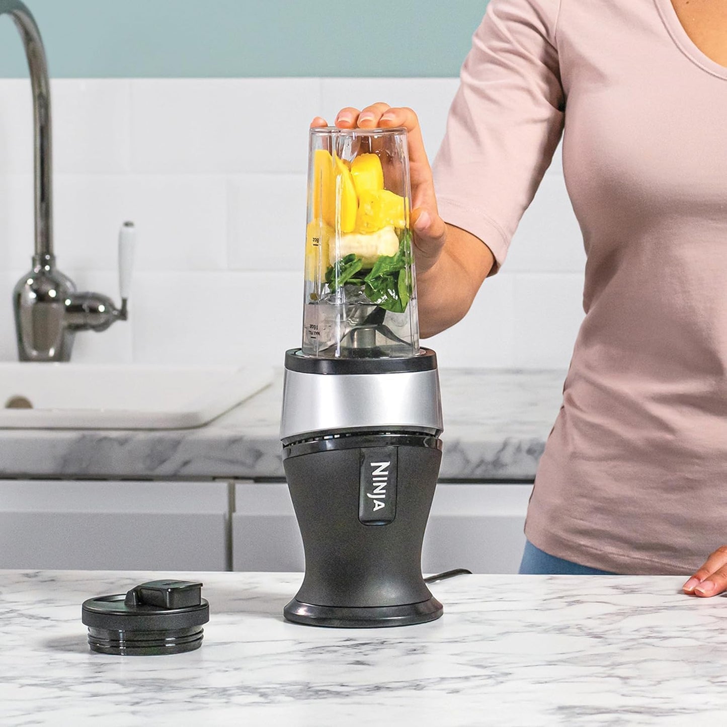 Ninja 700W Slim Blender and Smoothie Maker with 2x 470ml Cups and Spout Lids, Personal Blender, Crush Ice and Frozen Fruit