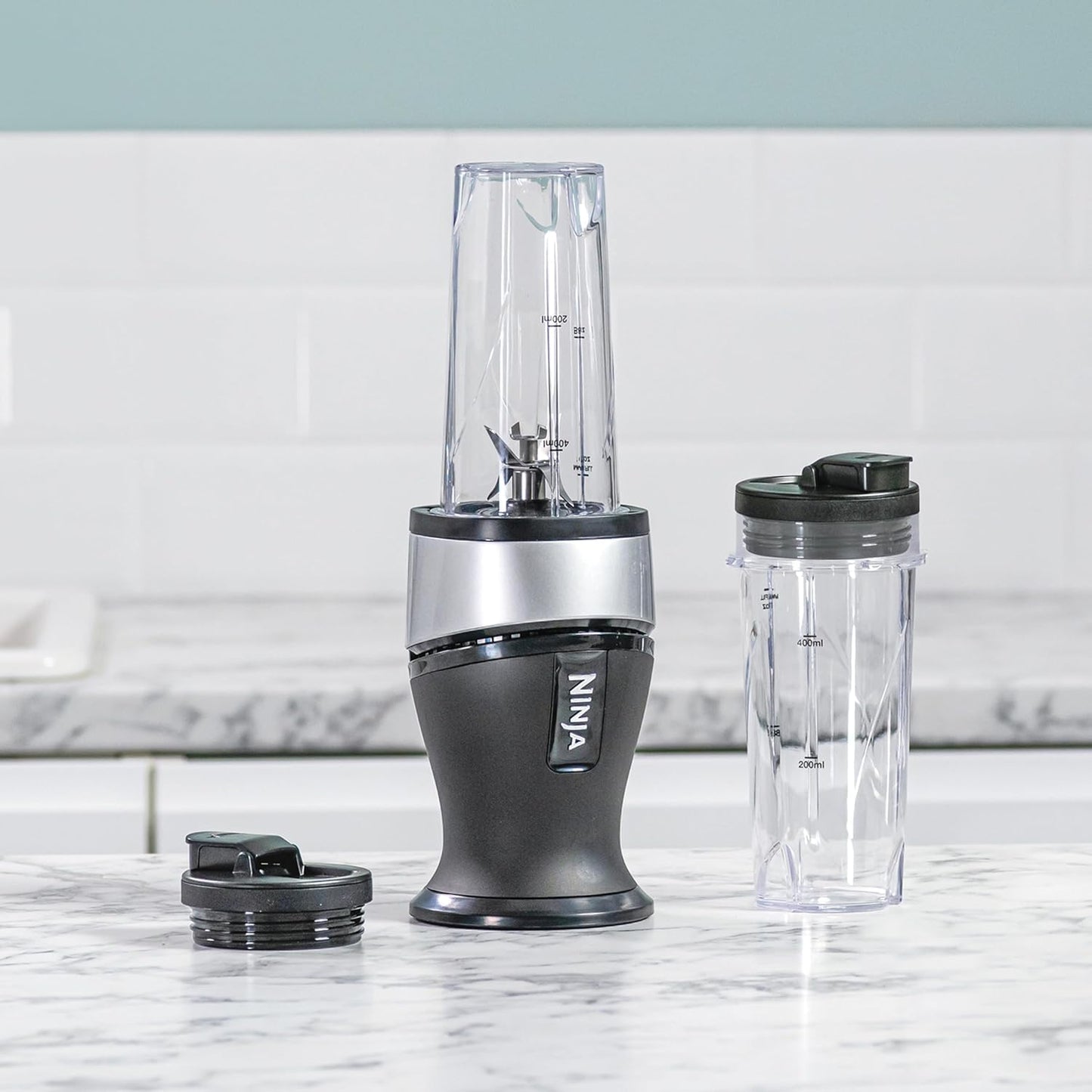 Ninja 700W Slim Blender and Smoothie Maker with 2x 470ml Cups and Spout Lids, Personal Blender, Crush Ice and Frozen Fruit
