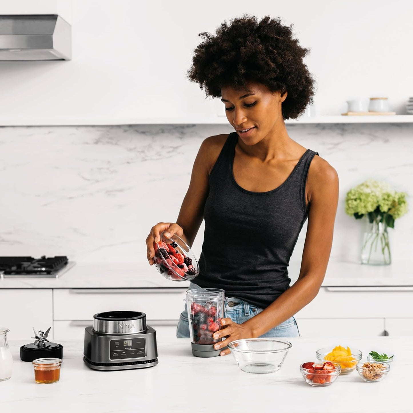 Ninja Foodi Power Nutri Blender 2 in 1, Blend Smoothie Bowls, Thick Spreads and Frozen Drinks, Automatic Programs, 700ml Cup and 400ml Bowl with Power Paddle